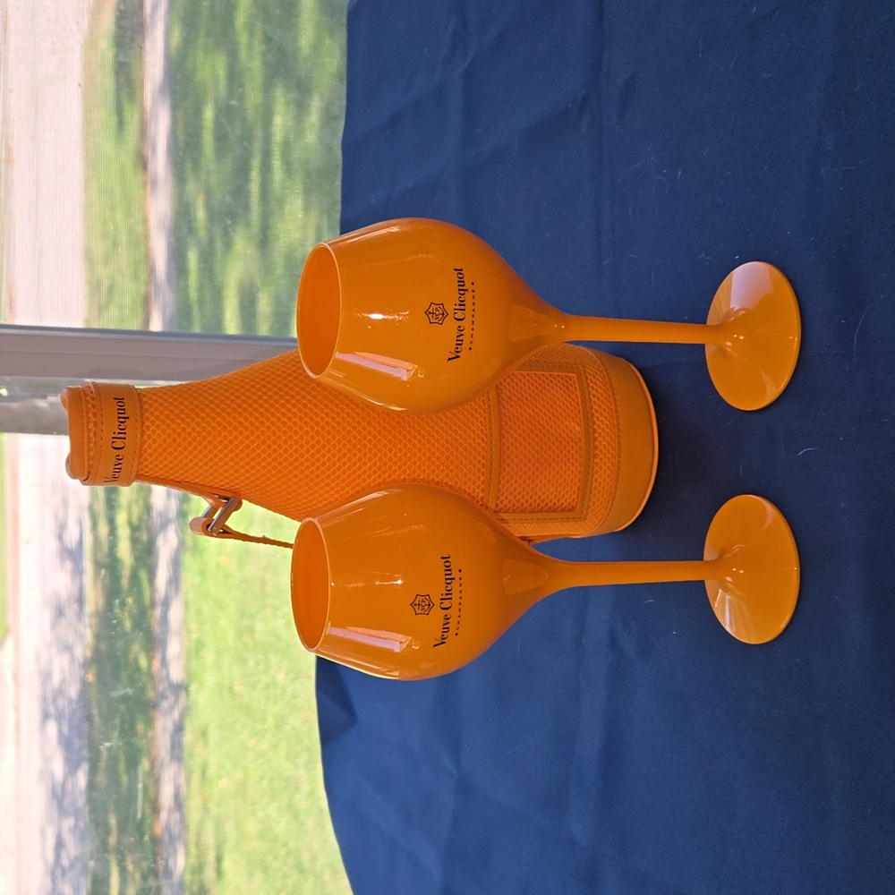Vueve Clicquot Picnic Set